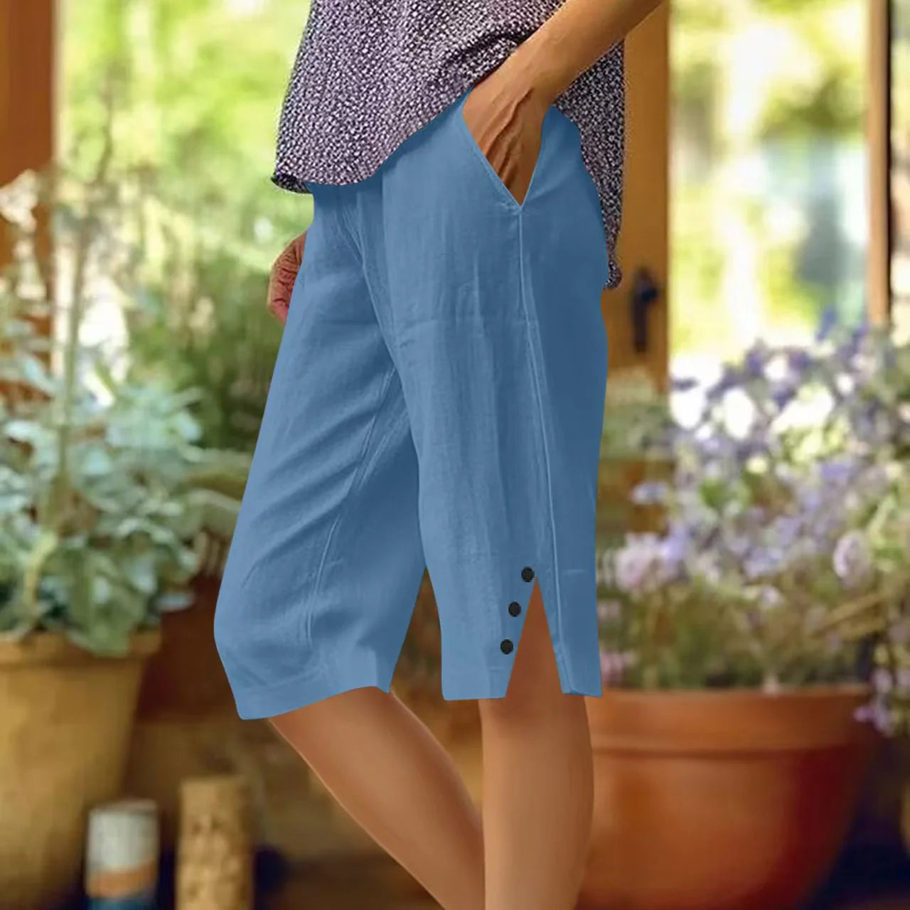 🔥Hot Sale Deals-Women's Casual Solid Color Pocket Capri Pants