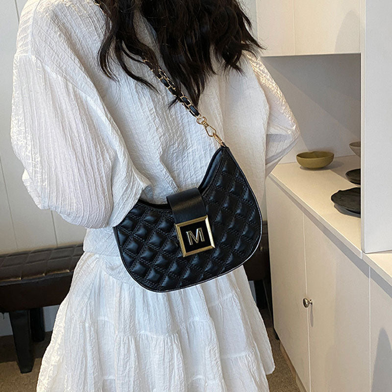 Women’s Quilted Dumpling Design Chain Crossbody Bag