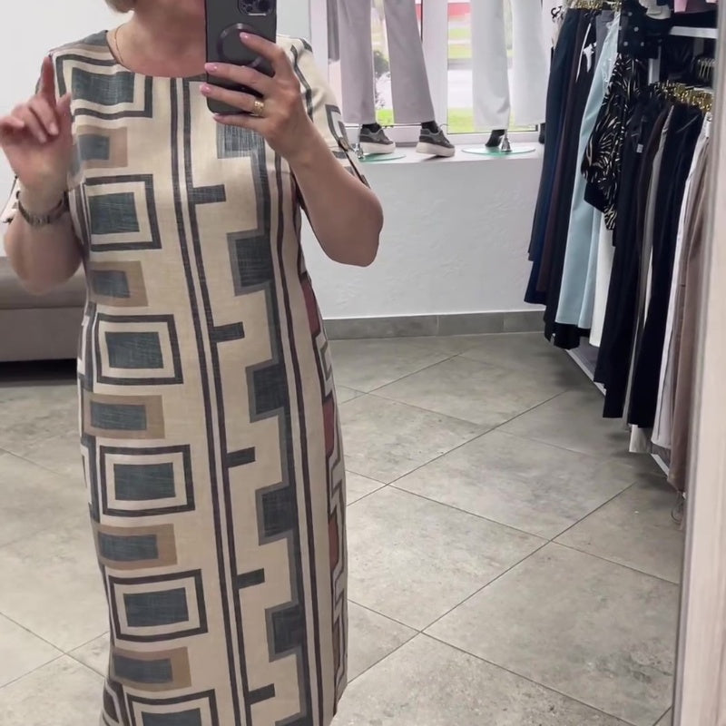 Casual women's dress with short sleeves and a round neckline