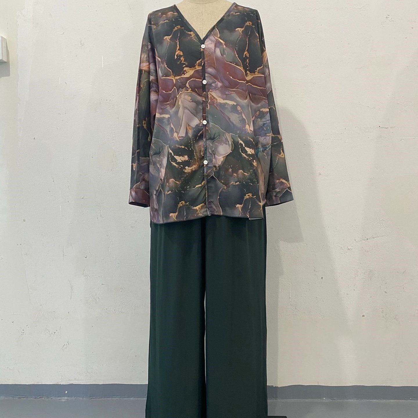 Casual V-neck Printed Three Piece Suit