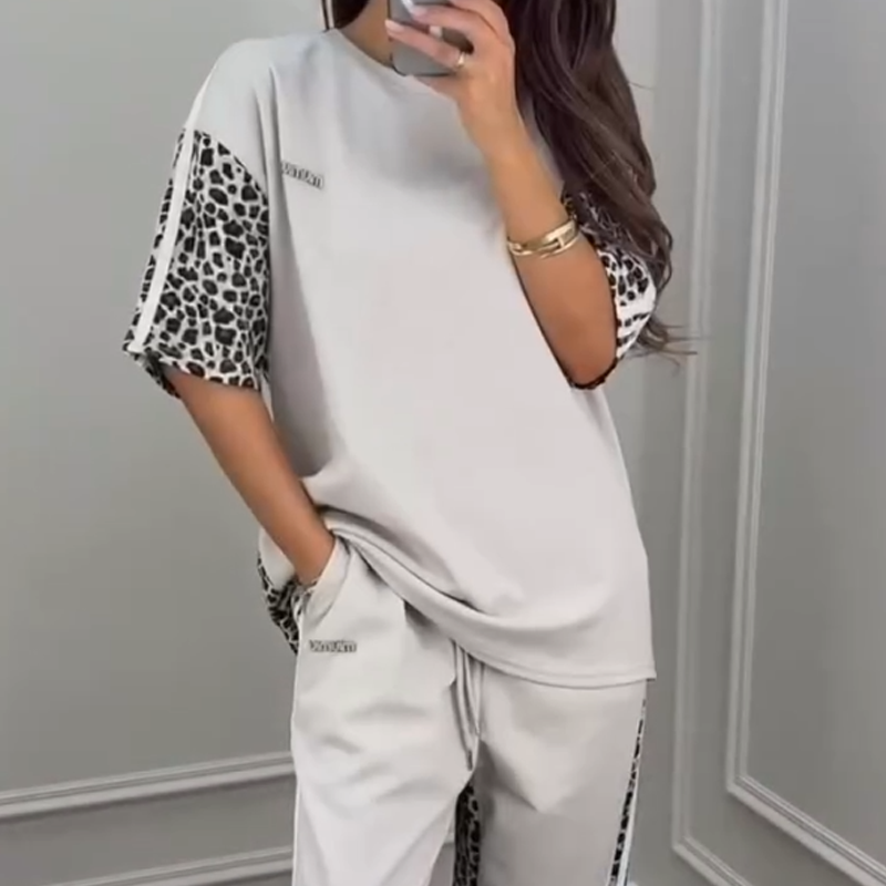 🌺2025 New Arrive - 50% OFF🌺Leopard Print Patchwork Sweatshirt