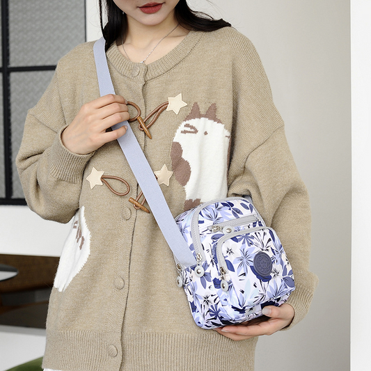 Fashionable Lightweight Bag with Multi-pocket Design