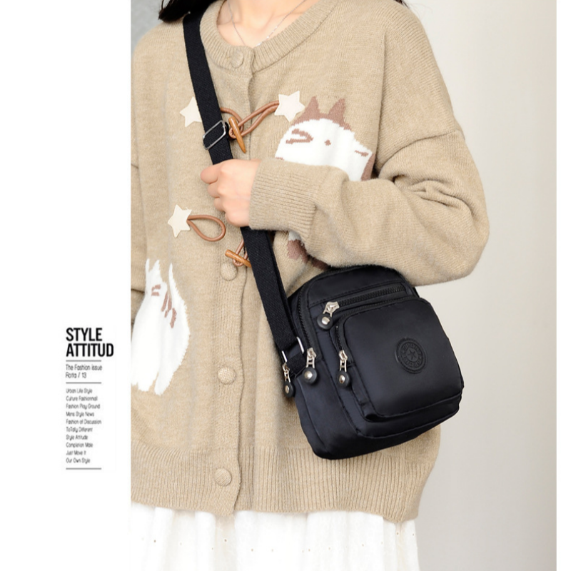 Fashionable Lightweight Bag with Multi-pocket Design