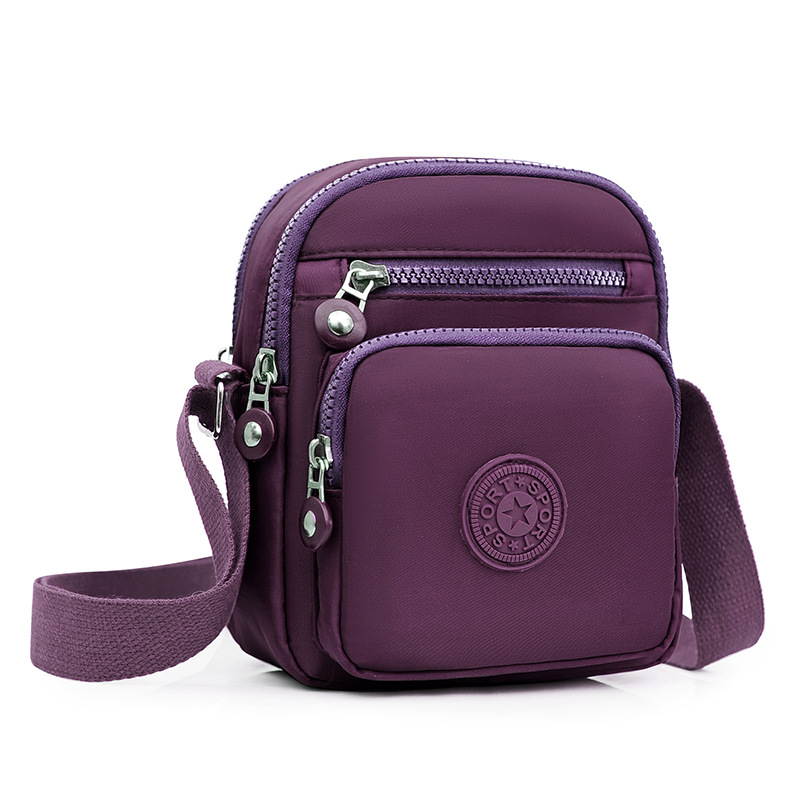 Fashionable Lightweight Bag with Multi-pocket Design