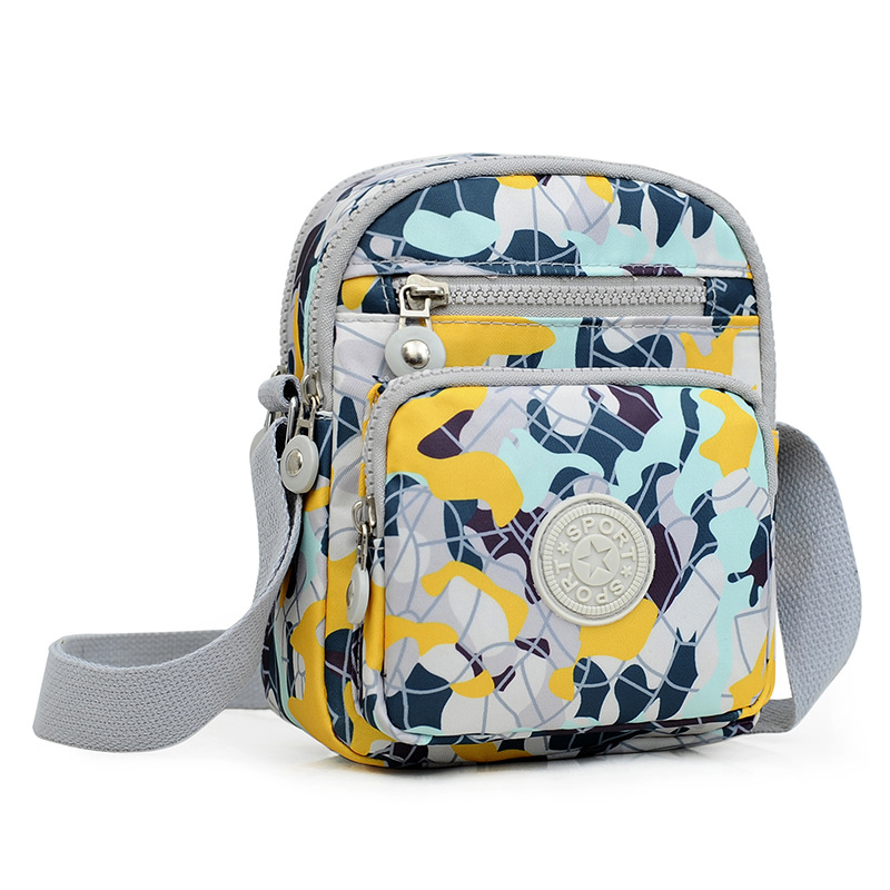 Fashionable Lightweight Bag with Multi-pocket Design