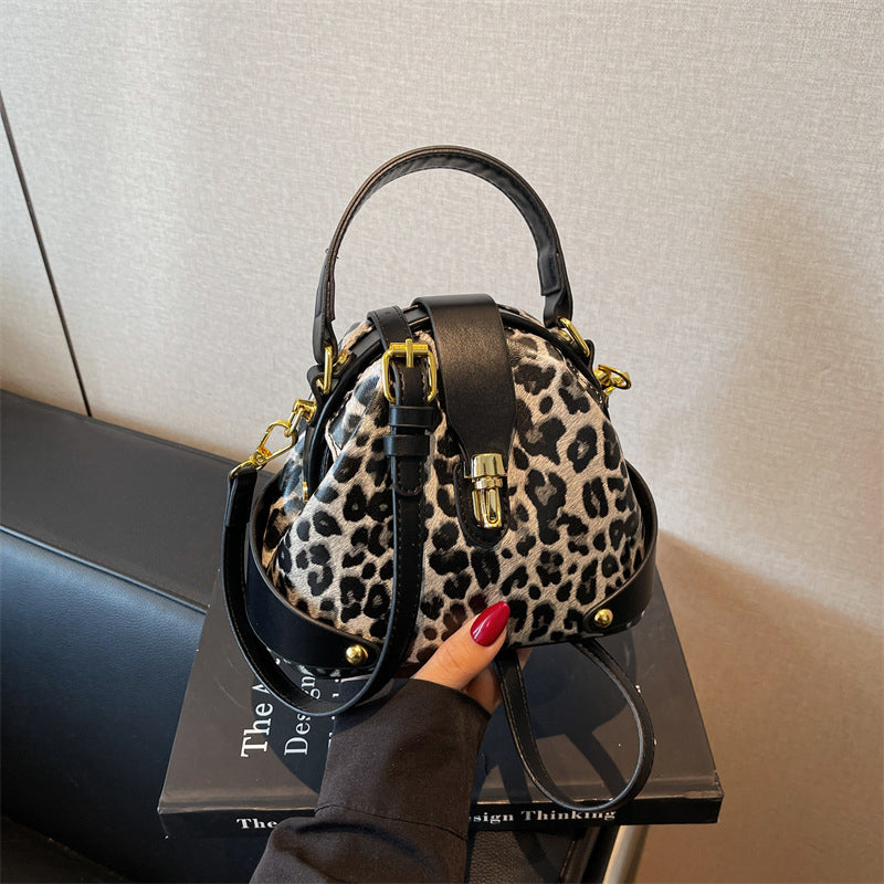 🌼Color-Blocked & Stylish Bag