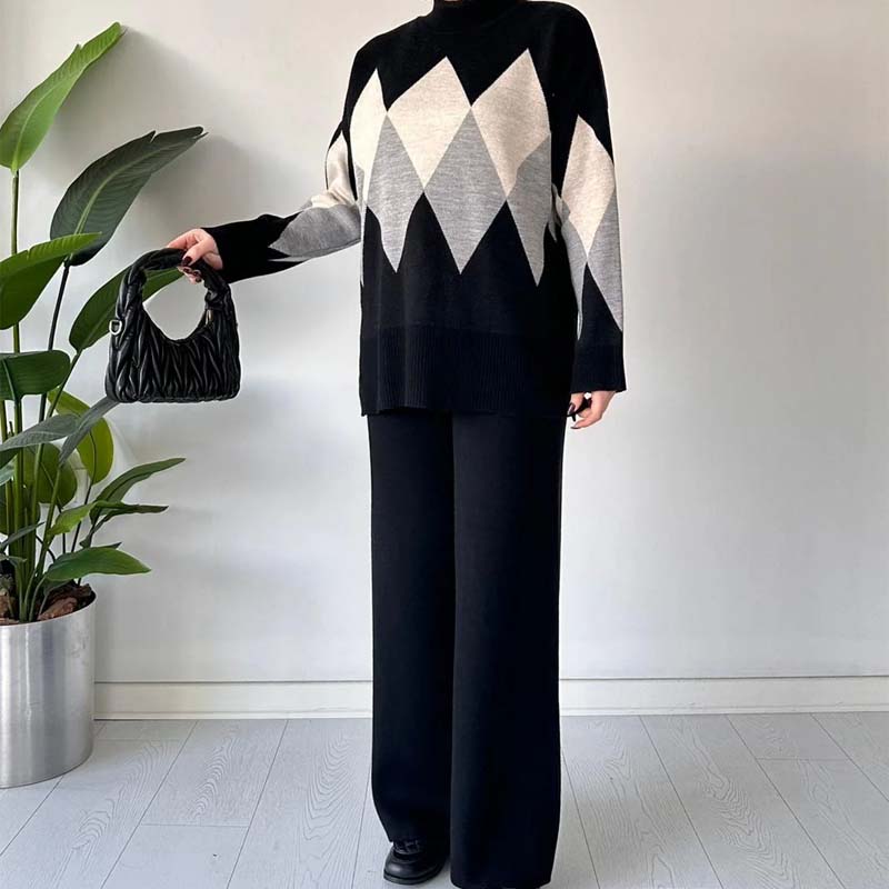 Fashion Color-blocking Rhombus Sweater & Pants Set