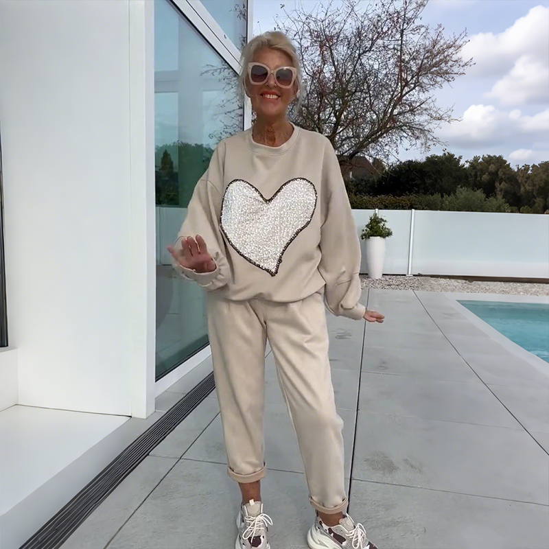 ✨ Women’s Sequin Heart Top & Pants 2-Piece Set – Premium Quality, Modern Comfort ✨