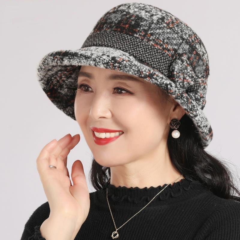 👒🔥 Women's vintage cloche hat made of soft imitation wool – Classic check pattern, timelessly elegant & sustainably produced 🍂💚 Perfect for cold days and stylish city walks.