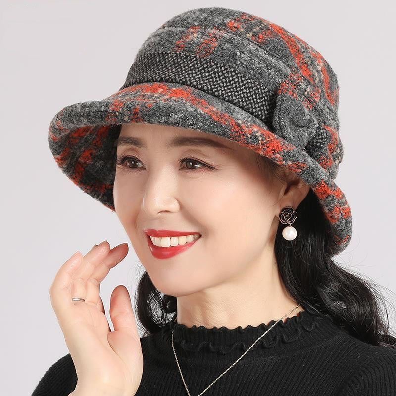 👒🔥 Women's vintage cloche hat made of soft imitation wool – Classic check pattern, timelessly elegant & sustainably produced 🍂💚 Perfect for cold days and stylish city walks.