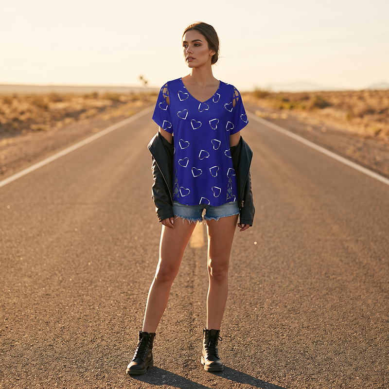 📢📢40% OFF !! ⏰Women’s Heart Print V-Neck Top